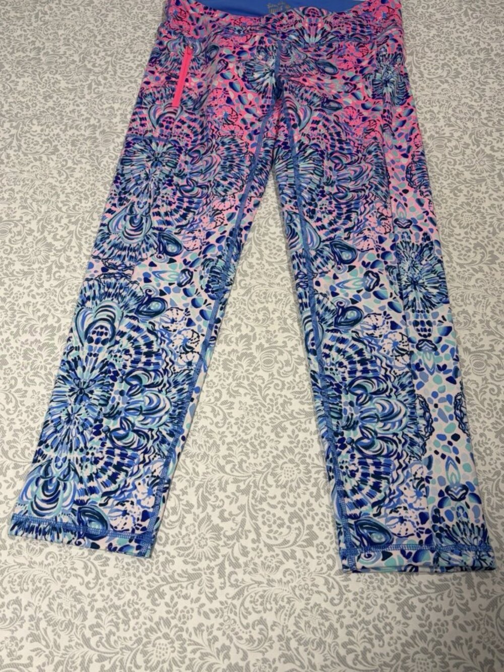 Lilly Pulitzer Luxletic Leggings Womens M Navy Floral Seashell Crop Pink Blue - Picture 8 of 11